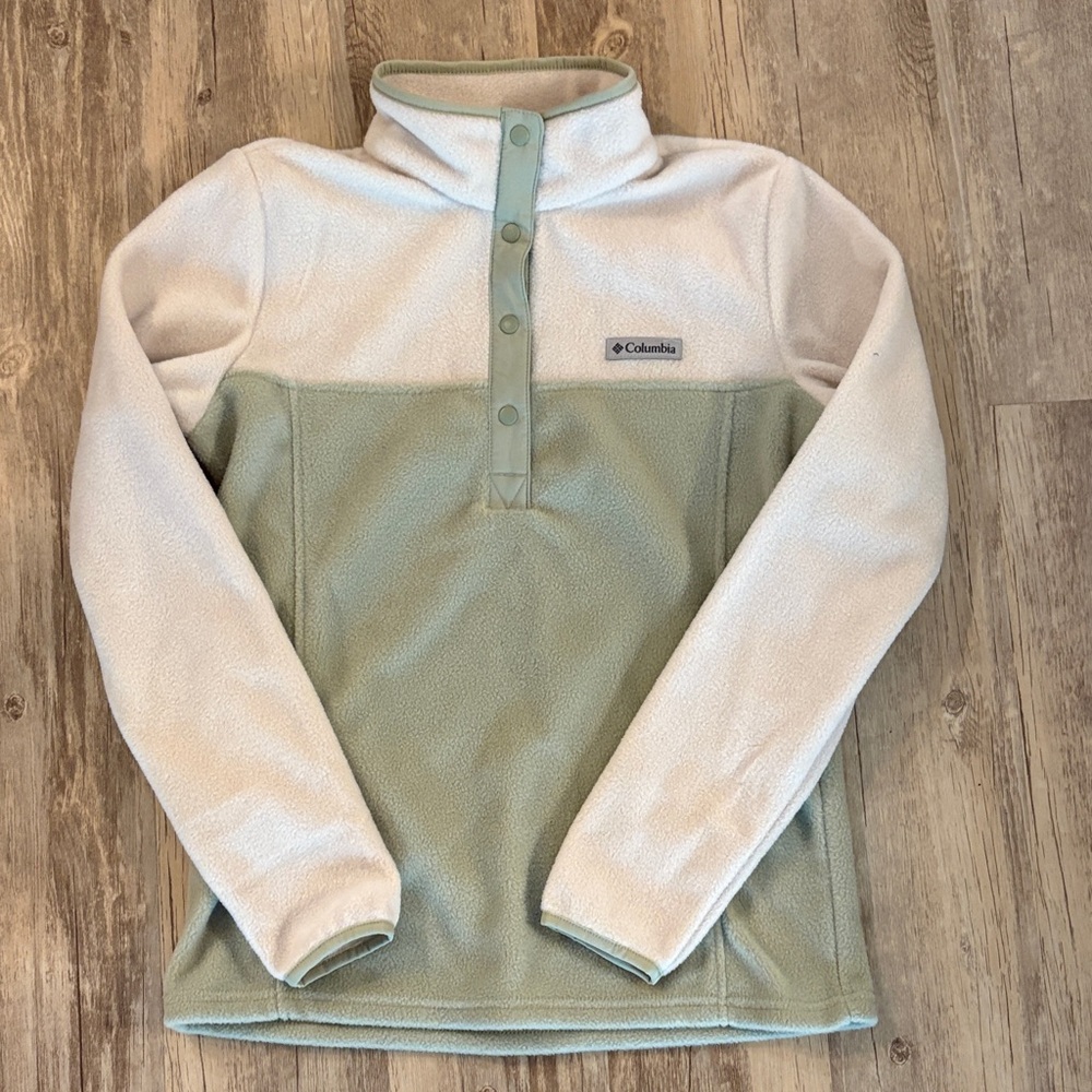 Columbia Cream and Sage Fleece Pullover
